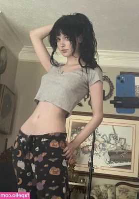 Gutknot - Do you like me best naked or with sexy underwear