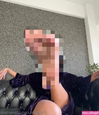 ginnarosse - Im horny baby come and fuck me