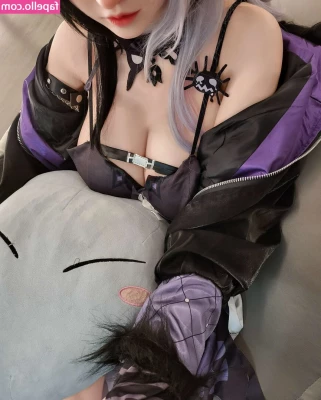 Yuikai - How bad do you want this ass in your face  baby