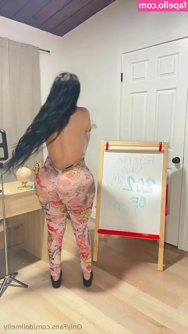 Dollmelly - my pussy is waiting to be licked and eaten up