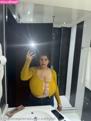 danielapereiraof21 - Where is all my night owls?? Come chat!! ❤