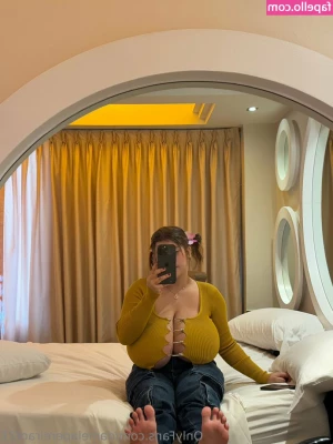 danielapereiraof21 - Tonight’s main course will be a generous helping of HotWife pussy