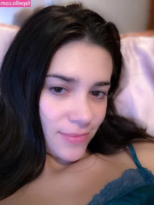 Catherine.Gairard [ catherine-gairard ] - Hi babe welcome to see my booty🍑 Free subs @sophixx7 #ad