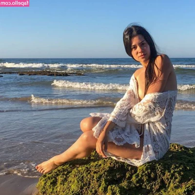 Catherine.Gairard [ catherine-gairard ] - Me excitaba demasiado  cuando llevaba sus minifaldas con sus medias