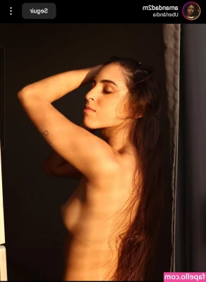 Amanda Dutra [ amanda-dutra ] - There are so many beautiful lights on tonight 🍈🍈