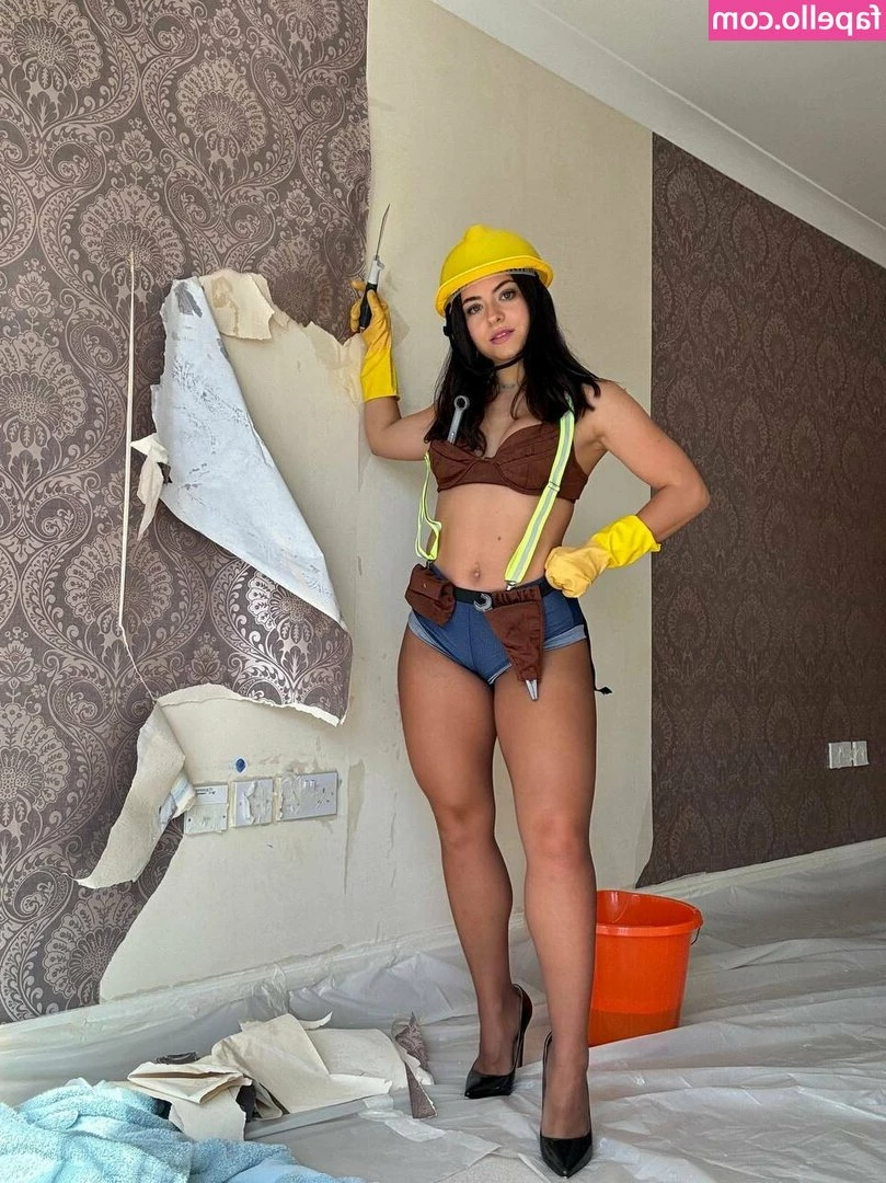 lilyfiore.only [ lilyfiore-only-3 ] - I woke up like this   I m back doing 60 hours at work  Seeing you all