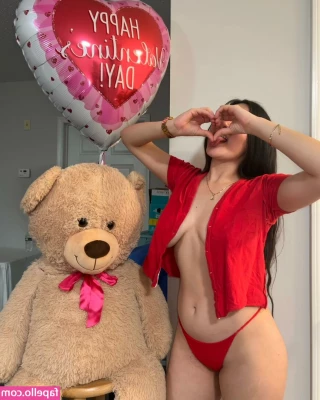 Danyvillalobos - How s the view from your end babe