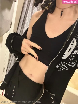 femboy_osprey [ femboy-osprey ] - Let s snuggle up and use my booty as a pillow