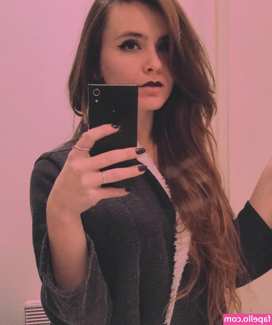 madsfive - Tip this post if you want more fully nude pussy pics on my feed