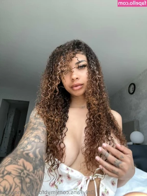 mybfdoesntknowxxx - Come lay with me  it s so cold in here