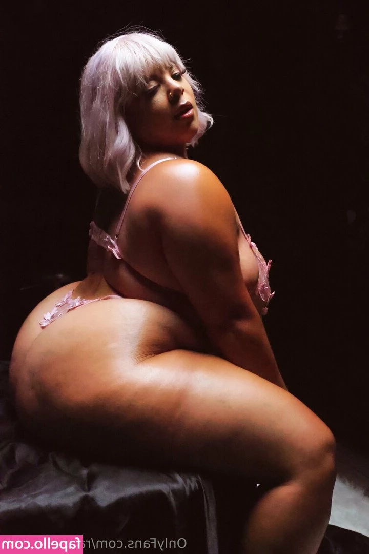rayvenbaxter - Come scrub my back for me