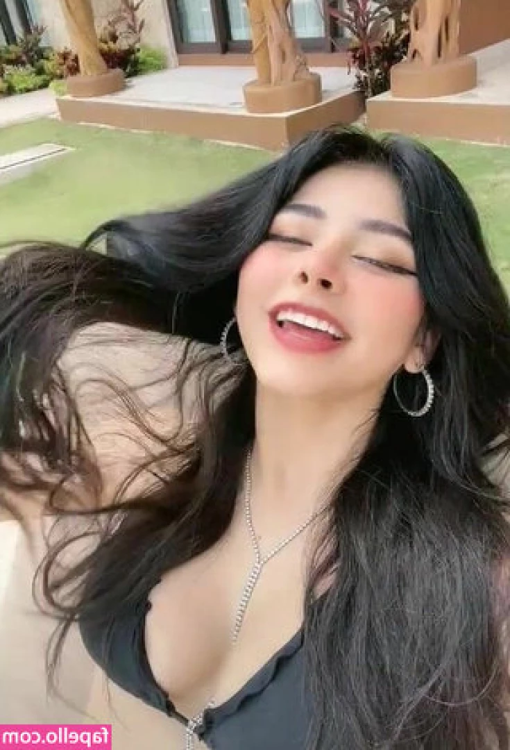 Aylin Criss [ aylin-criss ] - My pussy would make you wanna die for it