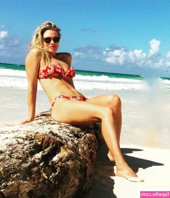 Ali Larter [ ali-larter ] - Go & check out this blonde bombshell - she's hot AF and her