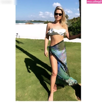 Ali Larter [ ali-larter ] - Sold those gym shoes they were stank