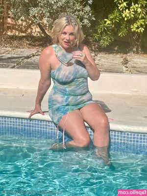 LJHotwife - Come shower me  so I can shower you
