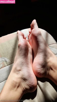 sweet_manon [ sweet-manon ] - Cum all over my stomach and tits?