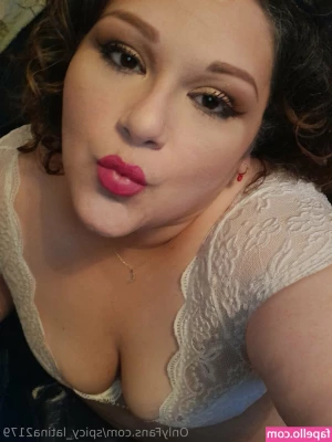 spicy_latina2179 [ spicy-latina2179 ] - 🤍Feeling myself, aren't you? DM me xoxo🤍