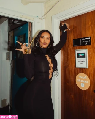 Maya Jama [ maya-jama ] - I will show you what is the real fire 🔥 @lindavip but you have to