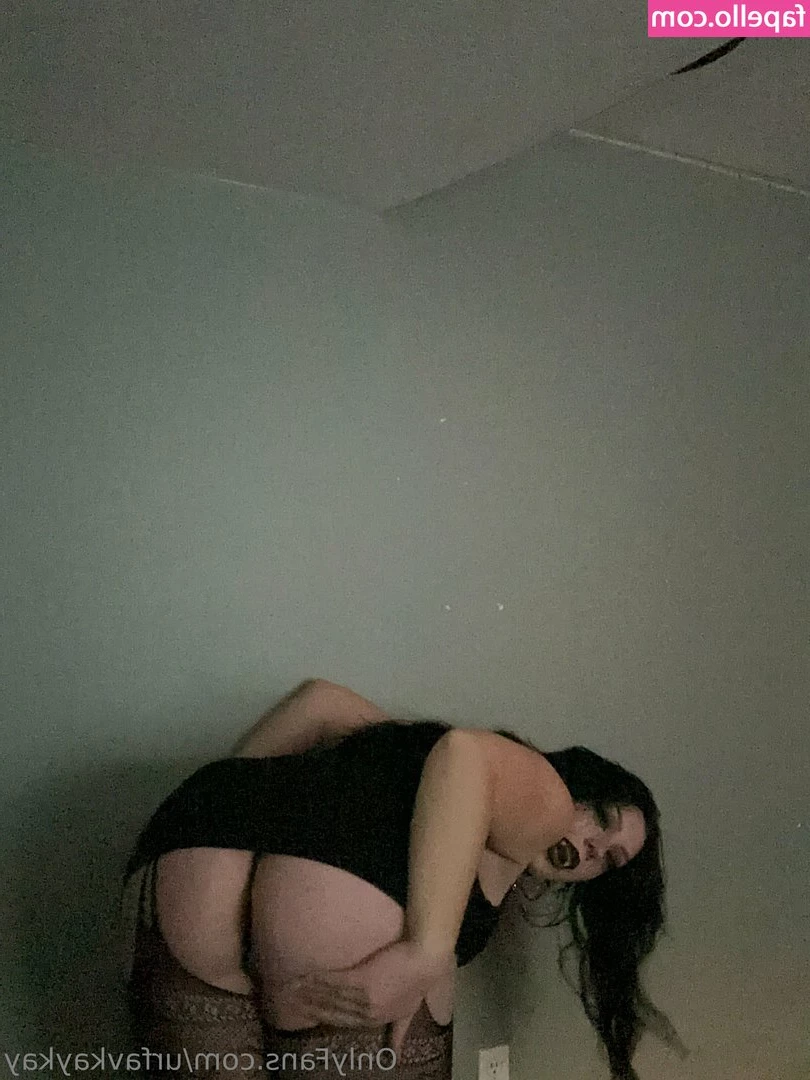 urfavkaykay - Do you like my tiny shorts?! Comment below 👇