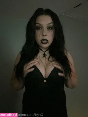urfavkaykay - Big stuffing tonight  I m gonna record some belly noises for you too
