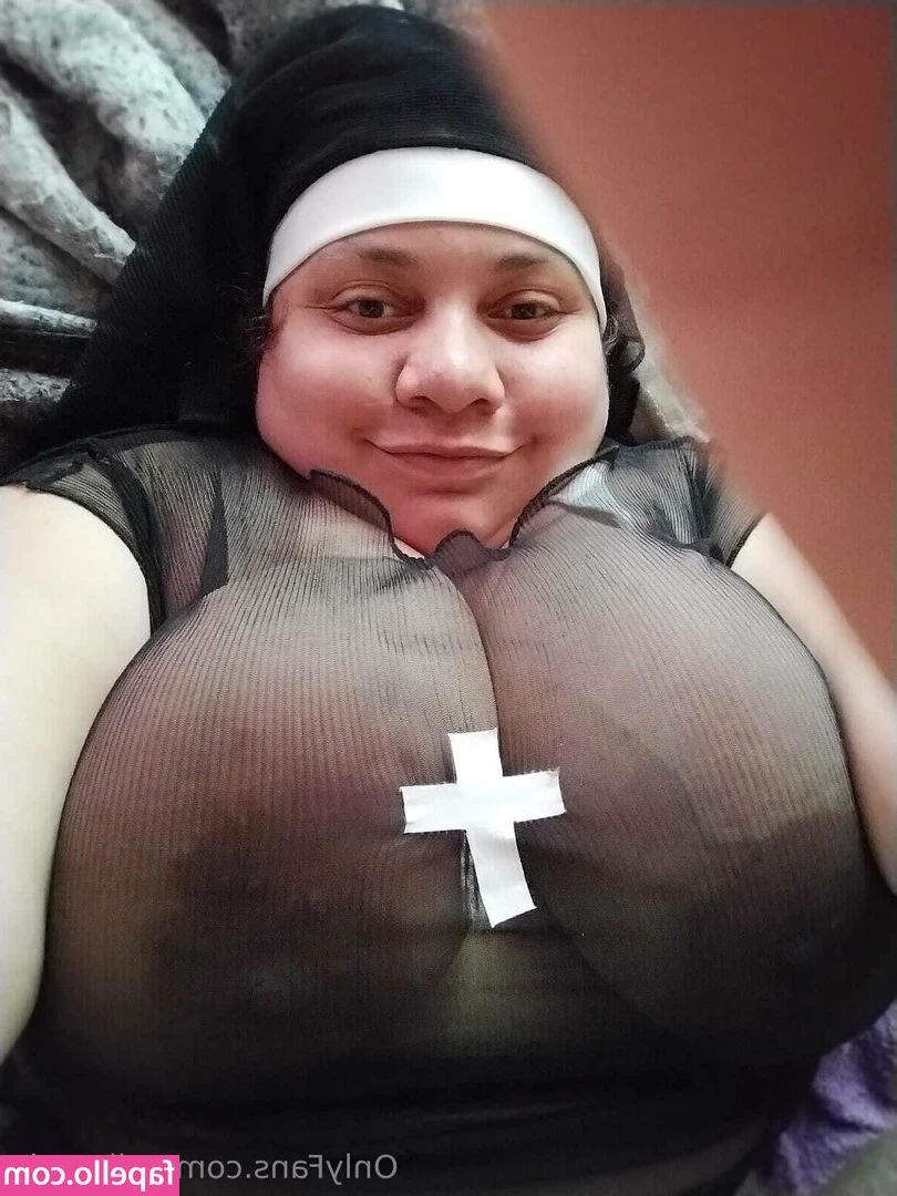 evilursula - oh hey more of that vid of me getting fucked but from a different