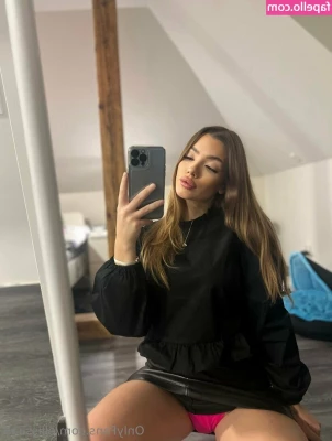 ellissaaa - Or  shall I be waiting naked and ready