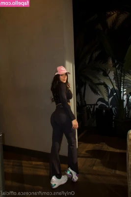 francesca.official [ francesca-official ] - A good ol fashion    Likes and tips will receive free premium content