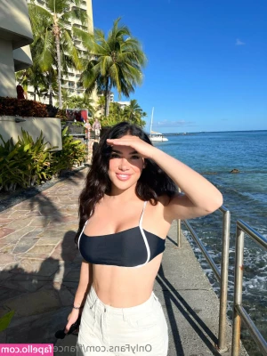 francesca.official [ francesca-official ] - Now that's a sexy ass!!!