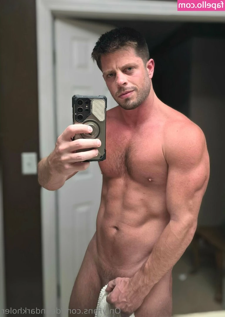 deandarkholer - come closer, i’ve got something wet for you 💦