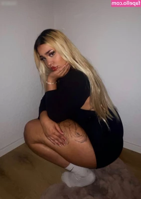 krmelmonsteer - Black jeans go with everything  don t they