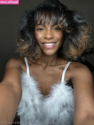 hayzelmakesyounut - Smile  it s the weekend