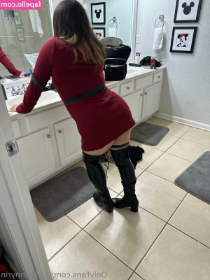 littlebunnyrin - 18+ game 🫣 I'm your doll, swipe to change my outfit or leave me