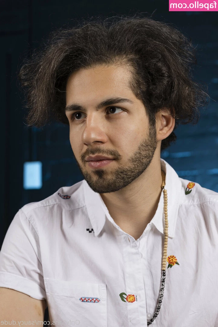 curly.brown.hairdude [ curly-brown-hairdude ] - So fresh and so clean 🤤 💦