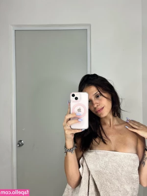 Sara Molina [ sara-molina ] - come to bed 😋
