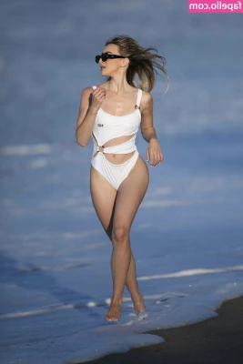 Alessia Vernazza [ alessia-vernazza ] - Getting nice and wet for you