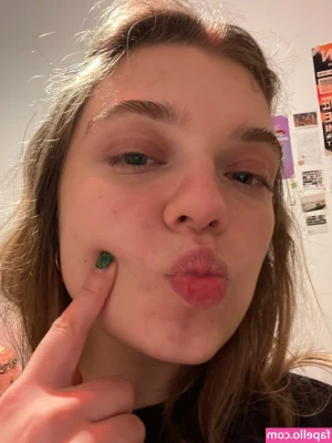 floral_karry [ floral-karry ] - Will do new videos today  Do you want a custom clip  Send a message