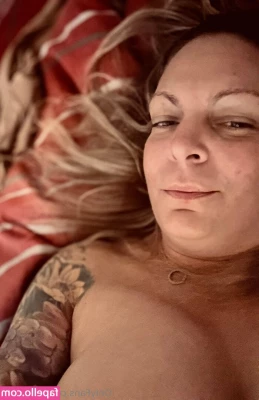 lenkacris - marykatetrans   Two girls and you