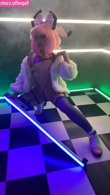 Alcololi - oh no don’t look 😳😳😳 onlyfans.com/297663807/lilslvkitten