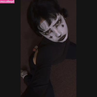 Zz.eazoning [ zz-eazoning ] - Swipe to see me spread it