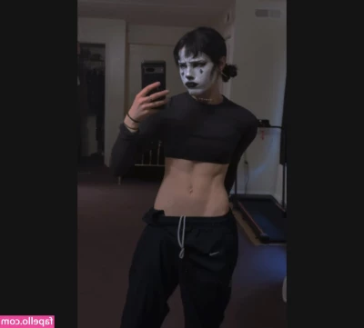 Zz.eazoning [ zz-eazoning ] - If you wanna spoil me for Christmas, take a look at my bio and find