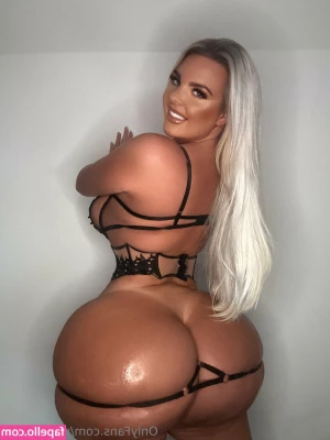 victorialilyx - Who thinks I should try to take on this monster today? BWC?