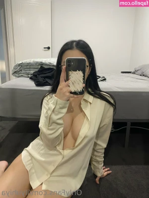 ilyuhiya - Waiting for my protein shake daddy