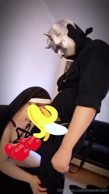 maedenart - Wanna see me take it off??