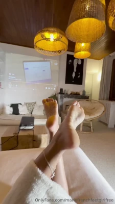 mariefrenchfeetgirlfree - Hi 😘