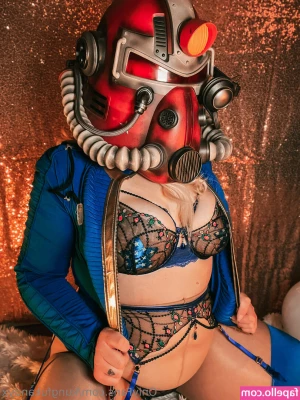 kungfukandyx - Hello lovelies  Bringing the titties and taco with a side of cake