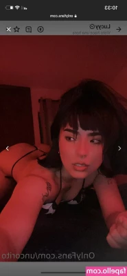 uncorito - Coffee and a little cleavage