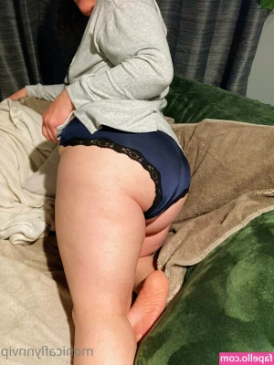 monicaflynn - Who likes nip slips? Sometimes I don't even realize that my top has