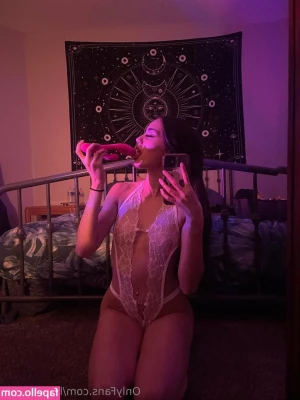 lucylust_18 [ lucylust-18 ] - message me to see what s underneath the robe