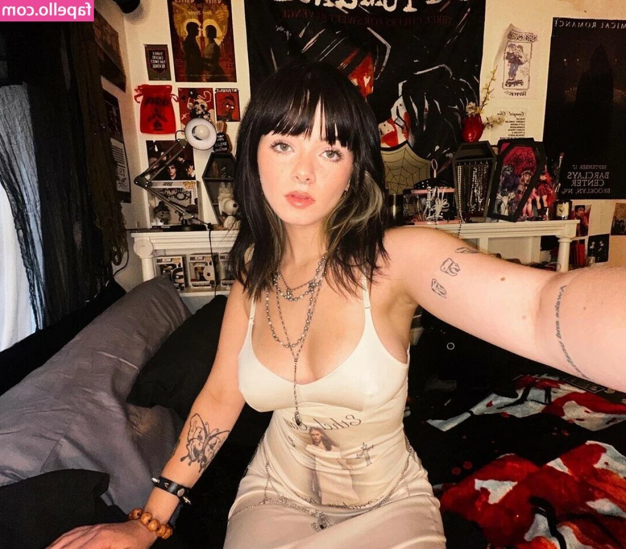 Extragal - Who would be interested in buying my used lingerie