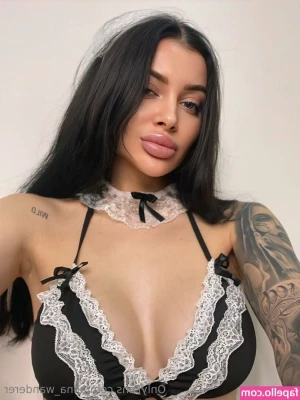 alina_wanderer [ alina-wanderer ] - I need more jocks 😩